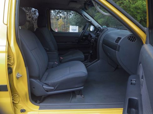 Used 2004 Nissan Xterra XE image 12