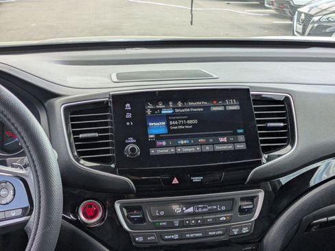 Used 2022 Honda Pilot Touring image 19