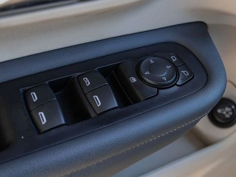 Used 2023 GMC Terrain Denali w/ Denali Premium Package image 21