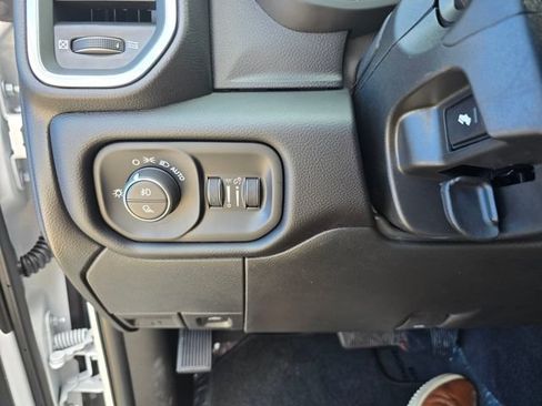 Used 2025 RAM 2500 Laramie AWD/4WD image 9