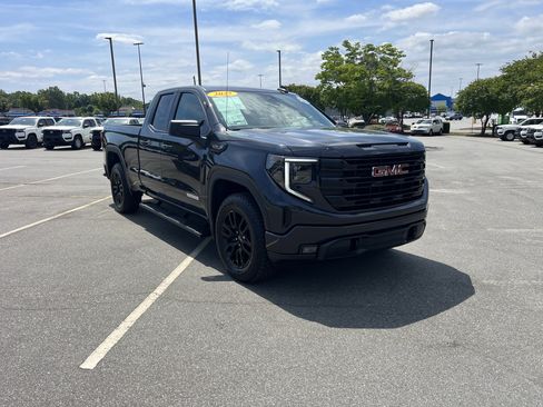 Used 2025 GMC Sierra 1500 Elevation w/ Preferred Package AWD/4WD image 3