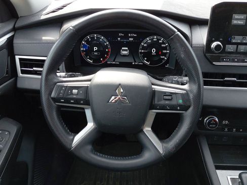Used 2024 Mitsubishi Outlander SE AWD/4WD image 36