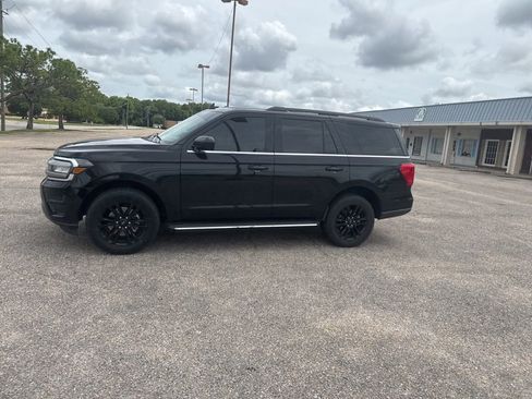 Used 2023 Ford Expedition XLT RWD image 10