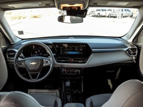 Used 2025 Chevrolet TrailBlazer LT image 16