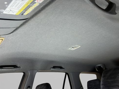 Used 2003 Honda CR-V LX image 32