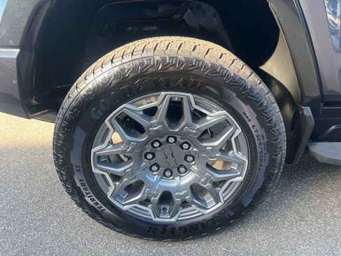 Used 2025 GMC Hummer EV 3X image 12