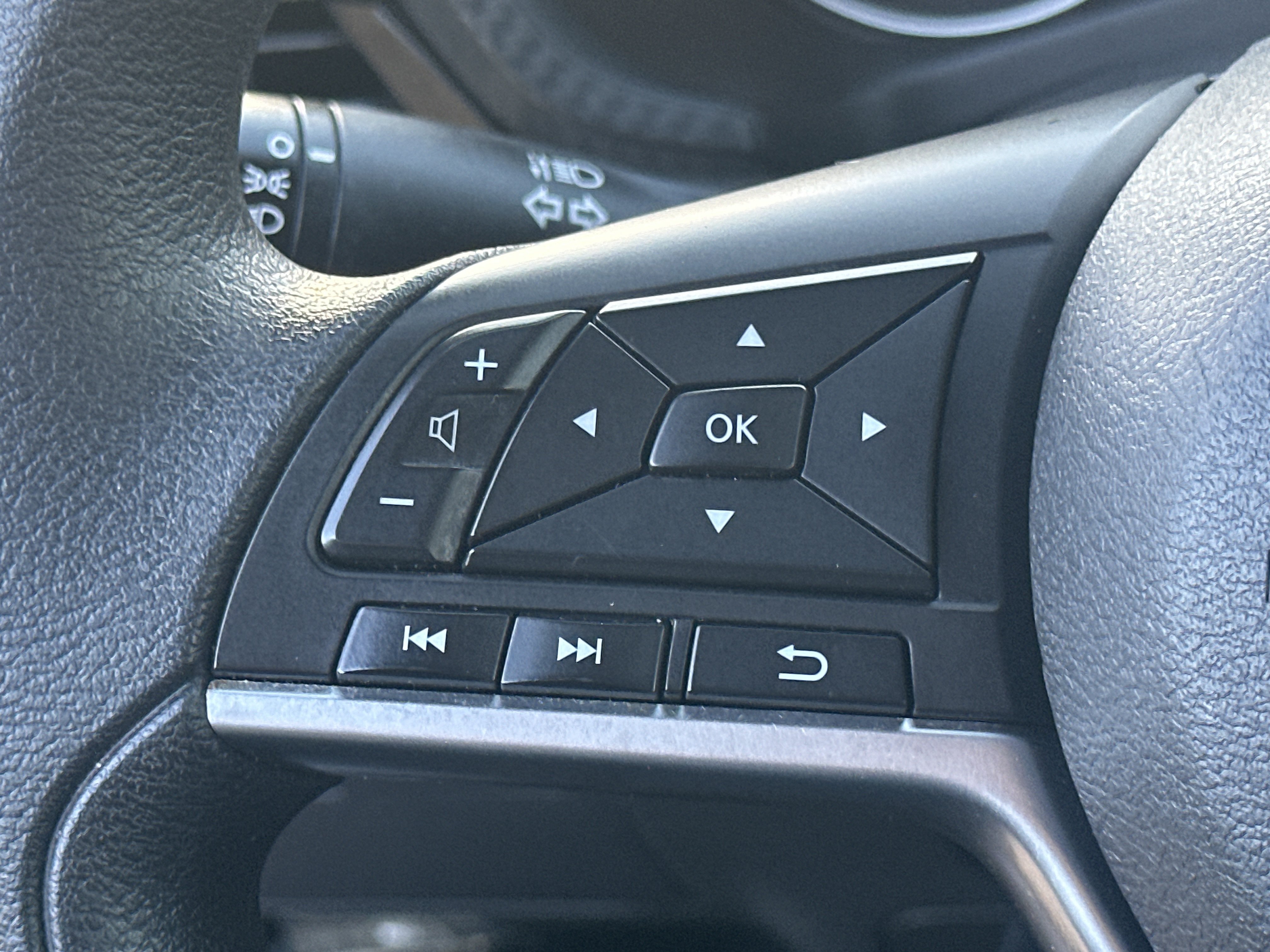 Used 2024 Nissan Sentra SV FWD image 24