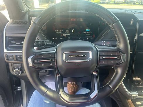 Used 2025 GMC Yukon XL Denali Ultimate AWD/4WD image 30