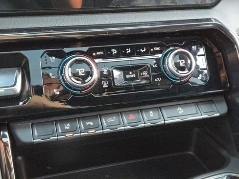 Used 2024 GMC Sierra 2500 AT4 w/ AT4 Premium Plus Package image 32