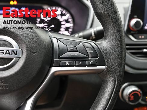 Used 2022 Nissan Altima 2.5 SV FWD image 16
