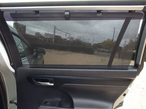 Used 2020 Toyota Highlander XLE image 65