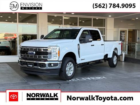 Used 2023 Ford F350 XLT image 1