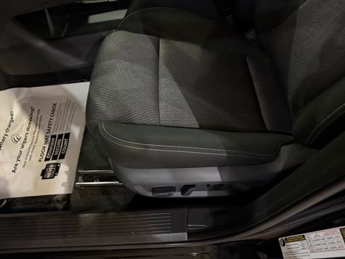 Certified 2025 Nissan Rogue SV AWD/4WD image 11