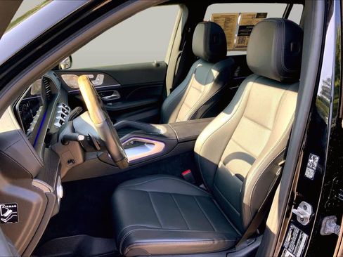 Used 2022 Mercedes-Benz GLS 450 4MATIC image 9