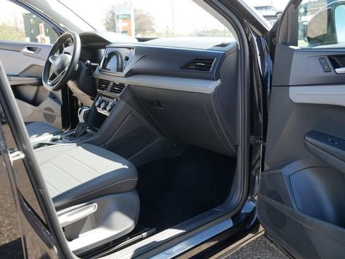 Used 2024 Volkswagen Taos SE AWD/4WD image 20