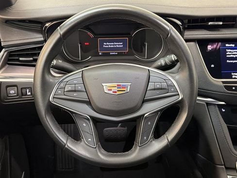 Certified 2023 Cadillac XT5 Luxury AWD/4WD image 11