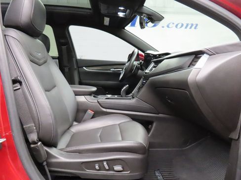 Used 2022 Cadillac XT5 Sportv w/ Technology Package image 31