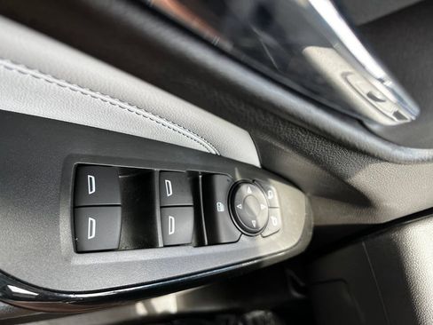 Used 2025 Chevrolet Trax LT FWD image 22