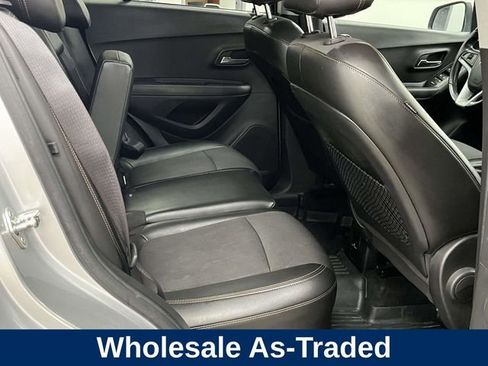 Used 2018 Chevrolet Trax LT w/ LT Convenience Package AWD/4WD image 21