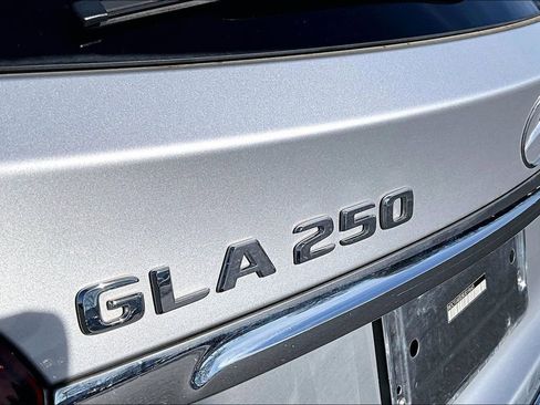 Used 2019 Mercedes-Benz GLA 250 w/ Convenience Package image 22