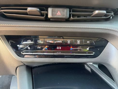 Used 2023 Buick Envision Essence FWD image 32