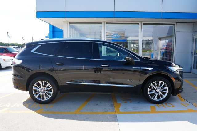 Used 2024 Buick Enclave Avenir w/ Avenir Technology Package AWD/4WD image 36
