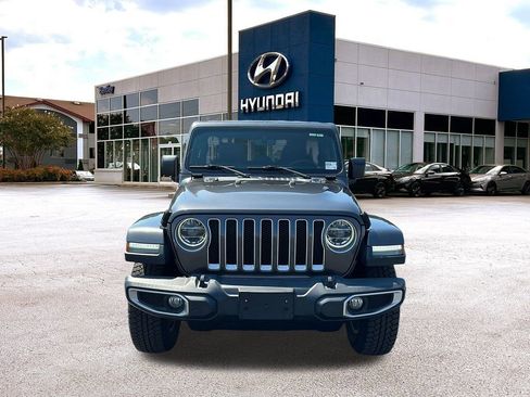 Used 2018 Jeep Wrangler Unlimited Sahara image 8