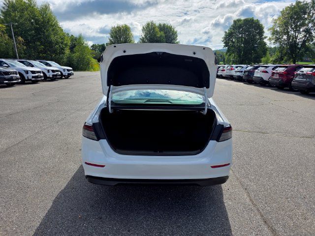 Used 2024 Honda Accord EX image 11