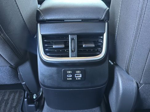 Used 2024 Subaru Outback Premium image 19