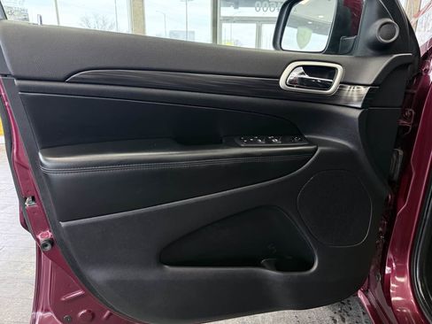 Used 2022 Jeep Grand Cherokee Laredo X image 25