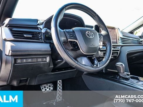 Used 2025 Toyota Camry SE image 27