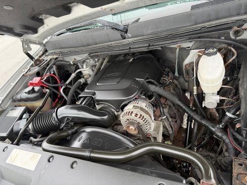 Used 2010 GMC Sierra 2500 SLE w/ SLE Preferred Package image 12