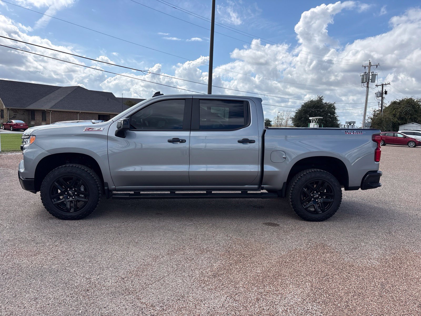 Used 2025 Chevrolet Silverado 1500 LT Trail Boss w/ Protection Package AWD/4WD image 2