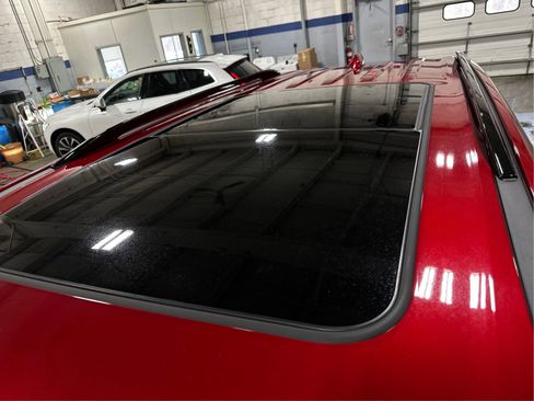 Certified 2024 Chevrolet Traverse RS AWD/4WD image 12