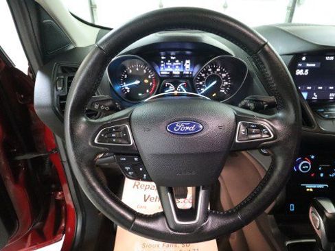 Used 2019 Ford Escape SEL image 19