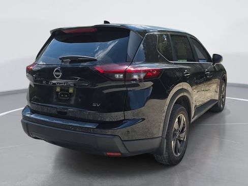 Used 2024 Nissan Rogue SV FWD image 4