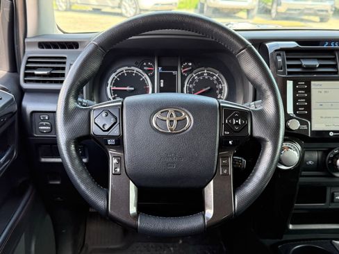 Used 2023 Toyota 4Runner TRD Off-Road Premium w/ Moonroof Package AWD/4WD image 18