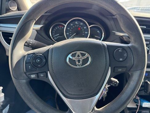 Used 2015 Toyota Corolla LE image 4