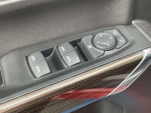 Used 2019 Chevrolet Silverado 1500 LT Trail Boss AWD/4WD image 18