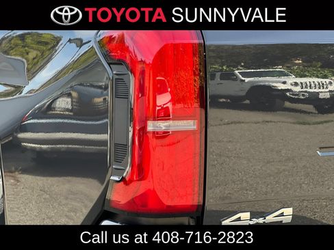 Used 2026 Toyota Tacoma SR5 AWD/4WD image 32