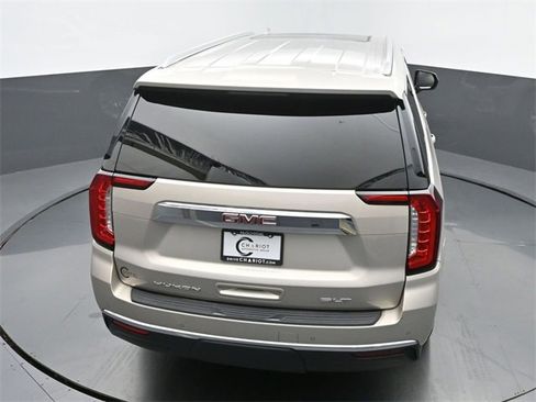 Used 2023 GMC Yukon XL SLT image 44