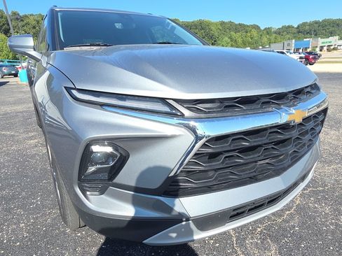 Used 2023 Chevrolet Blazer LT w/ Sound & Technology Package FWD image 11