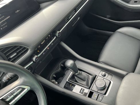 Used 2021 MAZDA MAZDA3 s image 22