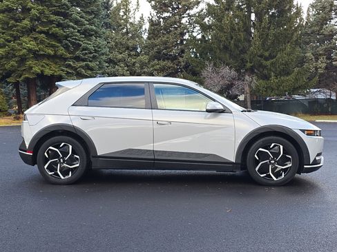 Used 2023 Hyundai Ioniq 5 SE image 3