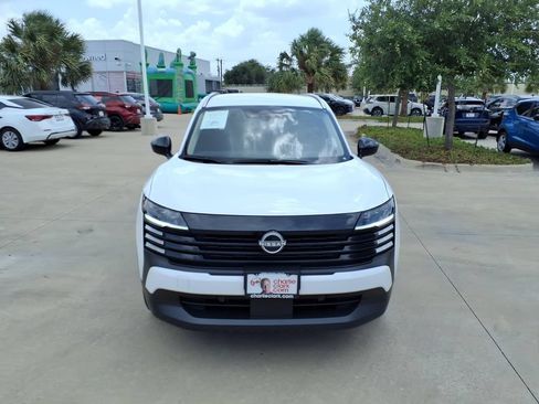 Used 2026 Nissan Kicks SV FWD image 8