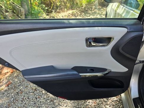 Used 2014 Toyota Avalon XLE FWD image 18