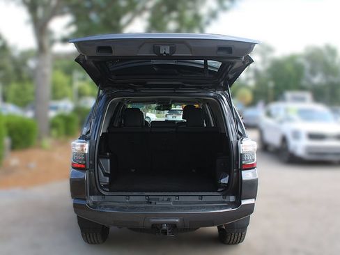 Used 2022 Toyota 4Runner SR5 Premium AWD/4WD image 9