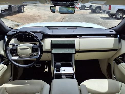Used 2024 Land Rover Range Rover Autobiography AWD/4WD image 11