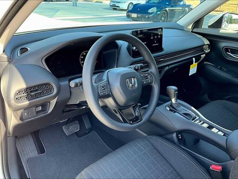 New 2026 Honda HR-V LX image 8