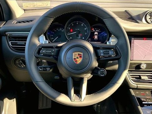 Certified 2026 Porsche Macan image 7